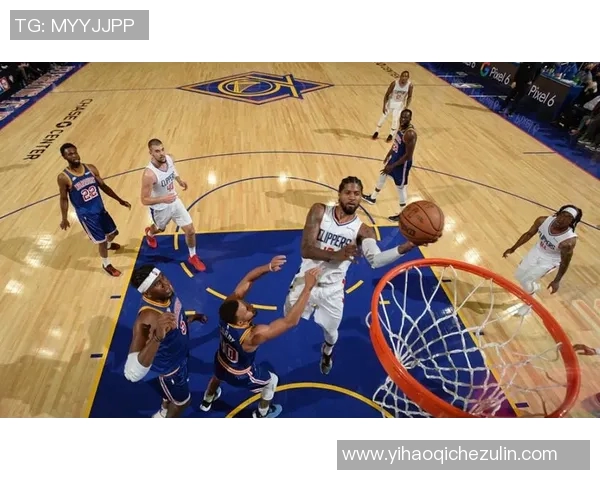 布莱德索对决勇士队展现个人风采与团队配合的精彩比赛分析 布莱德索对决勇士队展现个人风采与团队配合的精彩比赛分析