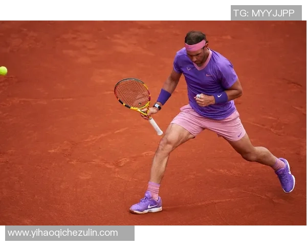 芬兰女足与丹麦女足激战正酣争夺欧洲女子足球赛晋级资格