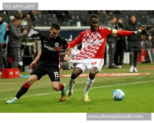 门兴主场大胜法兰克福，豪取3分锁定欧冠资格